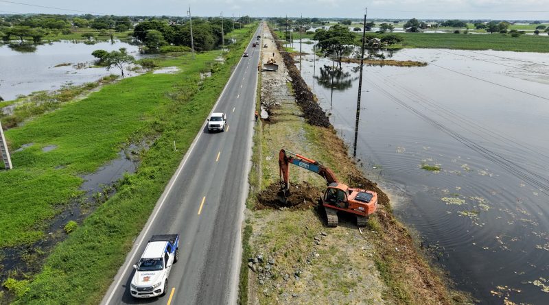 Prefectura del Guayas amplia segundo tramo de la vía La Aurora-La T de Las Maravillas-desvío a Daule que beneficia a 300.000 usuarios y reduce en un 30% los tiempos de circulación.