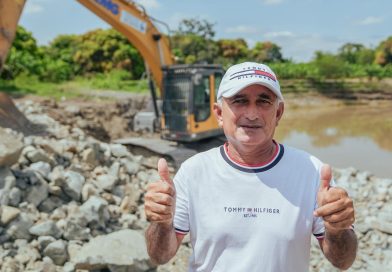 Refuerzo emergente en Puerto Las Cañas protege a cerca de 3.000 habitantes y áreas agrícolas ante el aumento del  caudal